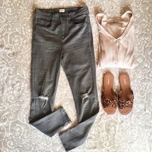 Sneak Peek Brand: Grey High Rise Skinny (LIKE NEW)
